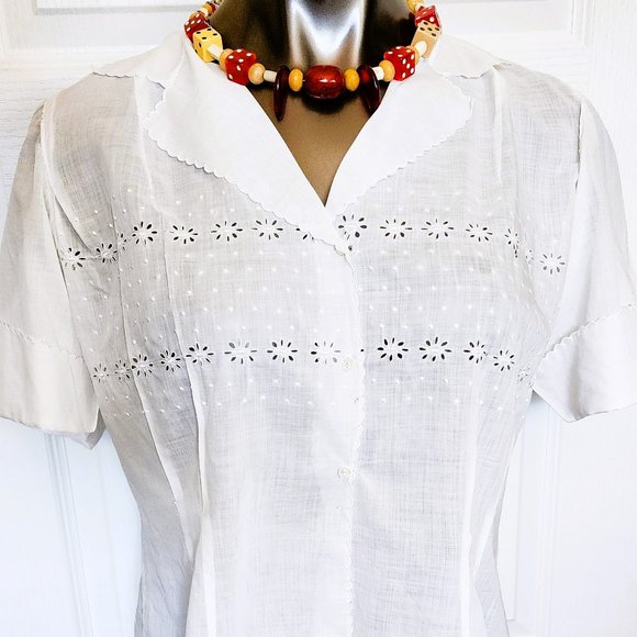Genuine Vintage Blouse with Genuine Vintage Bakelite Beads and Dice - Picture 1 of 7
